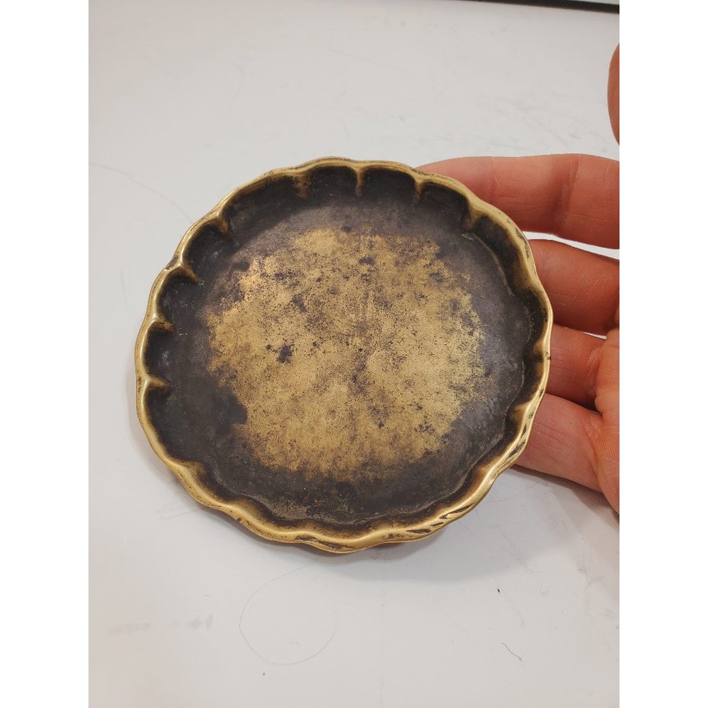 Vintage brass Plate,small small Plate, Trincket Plate, Carved brass Plate, brass - Picture 1 of 8